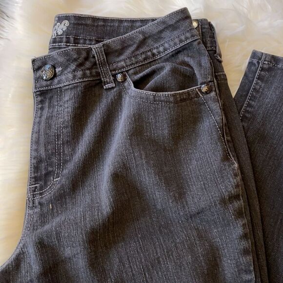 Style & Co Curvy Fit Boot Cut Wide Leg High Rise Jeans With Rhinestones 14 - Picture 3 of 16